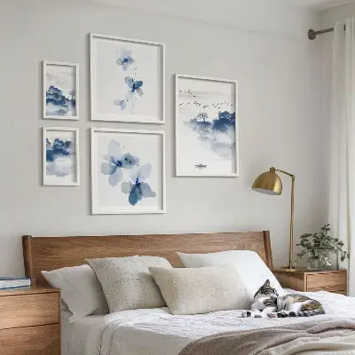 Moderne schilderijen set met landschappen, bloemen en water in een rustige stijl