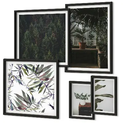 Wanddecoratie compositie met plantenmotieven in een groene oase