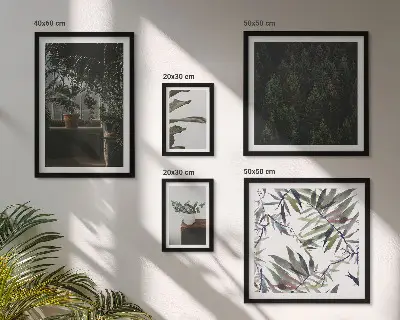 Wanddecoratie compositie met plantenmotieven in een groene oase