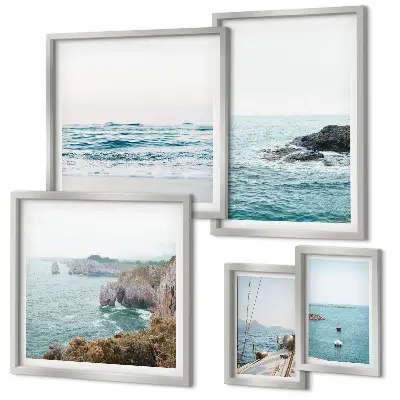 Gallery wall met rustig uitzicht op zee, stranden en kliffen