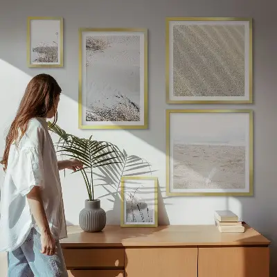 Set van moderne schilderijen met minimalistische strandmotieven