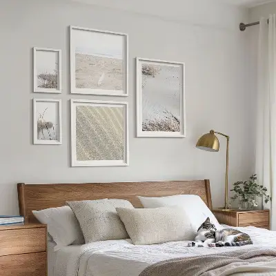 Set van moderne schilderijen met minimalistische strandmotieven