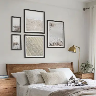 Set van moderne schilderijen met minimalistische strandmotieven