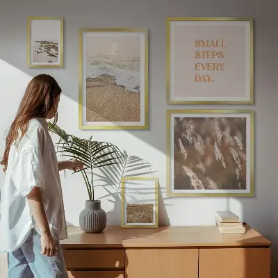 Gallery wall met citaten over het leven in kustlandschappen