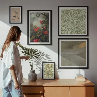 Set van moderne schilderijen met bloemen, vogels en natuurmotieven
