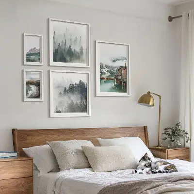 Moderne schilderijen set met berglandschappen, huisjes en water