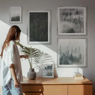 Gallery wall Groene bossen in mistige landschappen