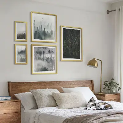 Gallery wall Groene bossen in mistige landschappen