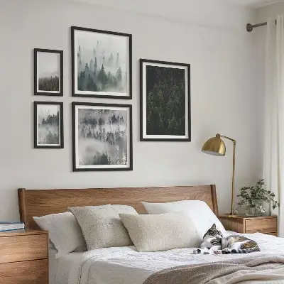 Gallery wall Groene bossen in mistige landschappen