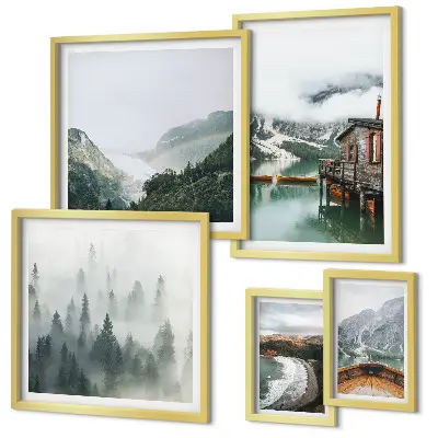 Wanddecoratie compositie met berglandschap en huizen bij water