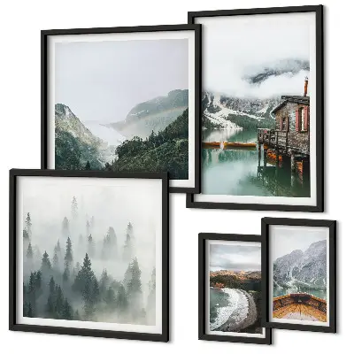 Wanddecoratie compositie met berglandschap en huizen bij water