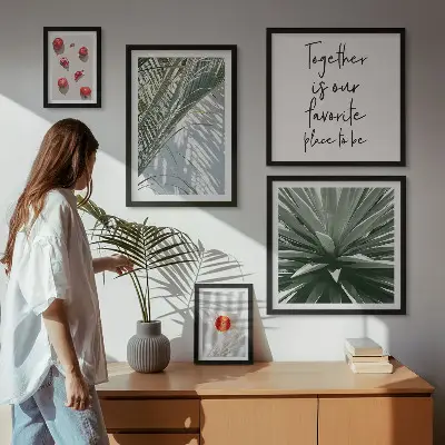 Set moderne schilderijen met boho-stijl thema van planten, fruit en tropische taferelen