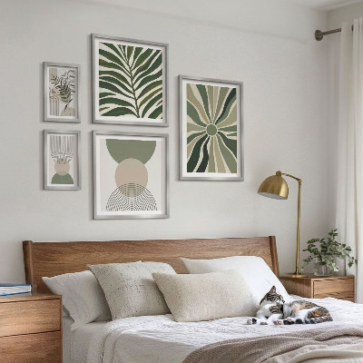 Wanddecoratie compositie Stijlvolle afbeeldingen met groen.