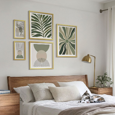 Wanddecoratie compositie Stijlvolle afbeeldingen met groen.