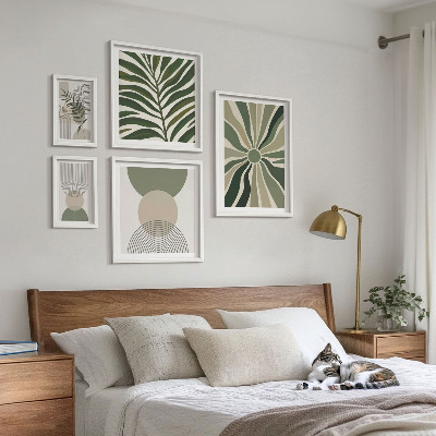 Wanddecoratie compositie Stijlvolle afbeeldingen met groen.