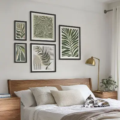 Gallery wall met moderne plantenpatronen