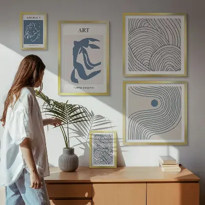 Gallery wall met abstracte moderne lijnen