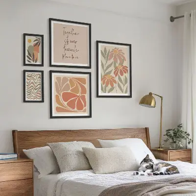 Wanddecoratie compositie met natuurlijke bloemen