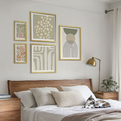 Gallery wall Stijlvolle pastelkleurige plantenafbeeldingen