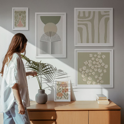 Gallery wall Stijlvolle pastelkleurige plantenafbeeldingen