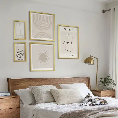 Set van moderne schilderijen met minimalistische kunstlijnen