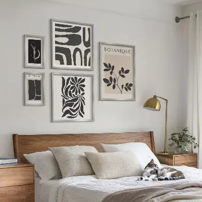 Gallery wall met moderne plantmotieven