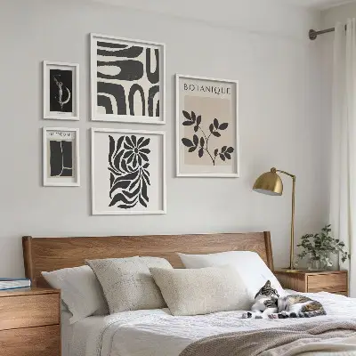 Gallery wall met moderne plantmotieven