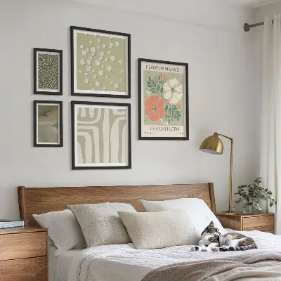 Set van moderne schilderijen met boho plantenmotieven