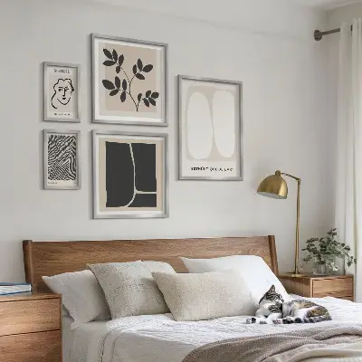 Set van moderne schilderijen met een stijlvol grafisch minimalistisch lijnenspel