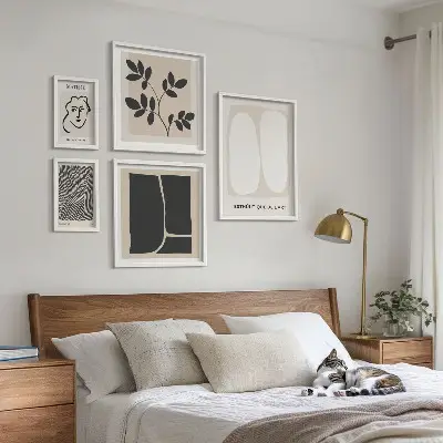 Set van moderne schilderijen met een stijlvol grafisch minimalistisch lijnenspel