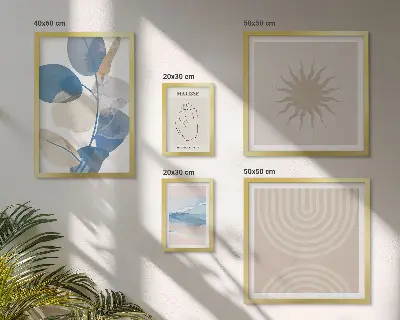 Gallery wall met stijlvolle abstracte planten