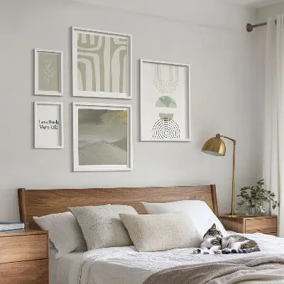Gallery wall stijlvolle natuurafbeeldingen in pastelkleuren