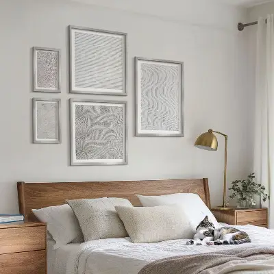 Set van moderne schilderijen met zandpatronen, structuren en geometrische vormen