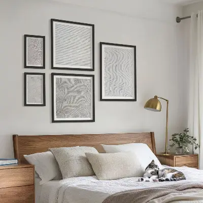 Set van moderne schilderijen met zandpatronen, structuren en geometrische vormen
