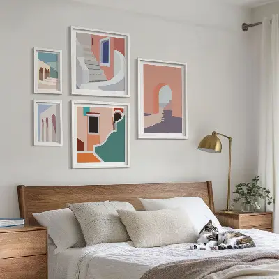 Galerijwand architectonische afbeeldingen in pastelkleuren