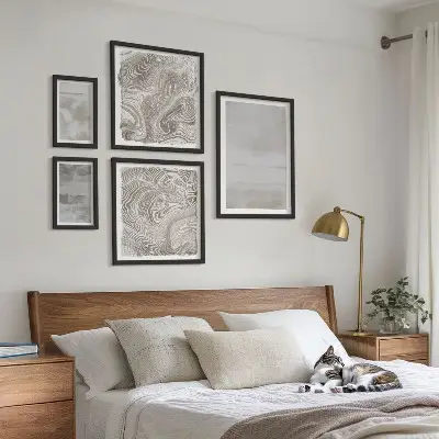 Wanddecoratie compositie met versleten texturen in moderne stijl