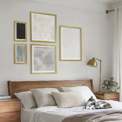 Gallery wall De kleuren van elegante stenen constructies