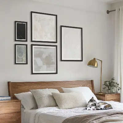 Gallery wall De kleuren van elegante stenen constructies