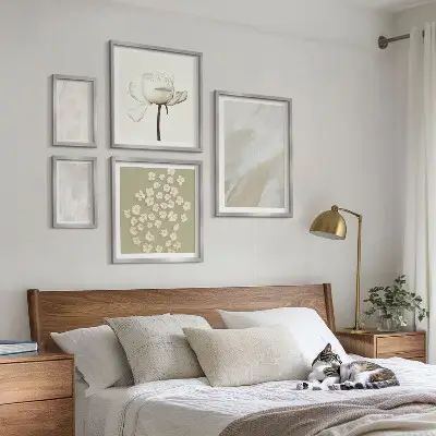 Gallery wall bloemen met modieuze boho-texturen