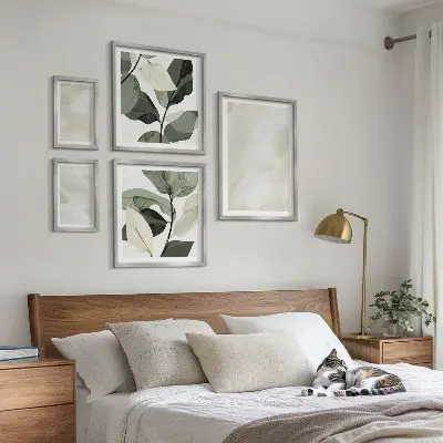 Wanddecoratie compositie in abstracte boho-stijl met heldere verf