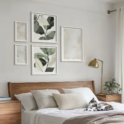 Wanddecoratie compositie in abstracte boho-stijl met heldere verf