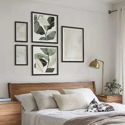 Wanddecoratie compositie in abstracte boho-stijl met heldere verf