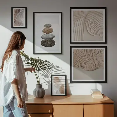 Wanddecoratie met abstracte compositie in pastelkleurige vormen