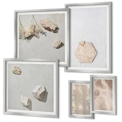 Wanddecoratie compositie met subtiele boho-texturen in natuurlijke stijl