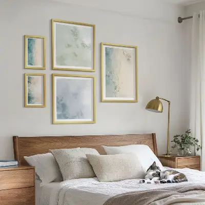 Moderne schilderijen set met gemorste waterverf op canvas in minimalistische stijl