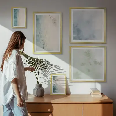 Moderne schilderijen set met gemorste waterverf op canvas in minimalistische stijl