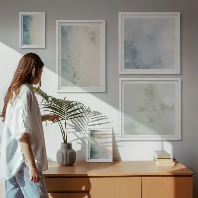 Moderne schilderijen set met gemorste waterverf op canvas in minimalistische stijl