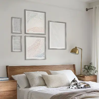 Moderne schilderijenset met heldere structuren en snaarpatronen