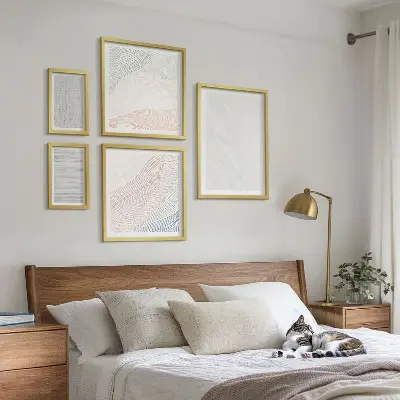 Moderne schilderijenset met heldere structuren en snaarpatronen