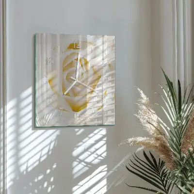 Vierkante glazen wandklok Roos
